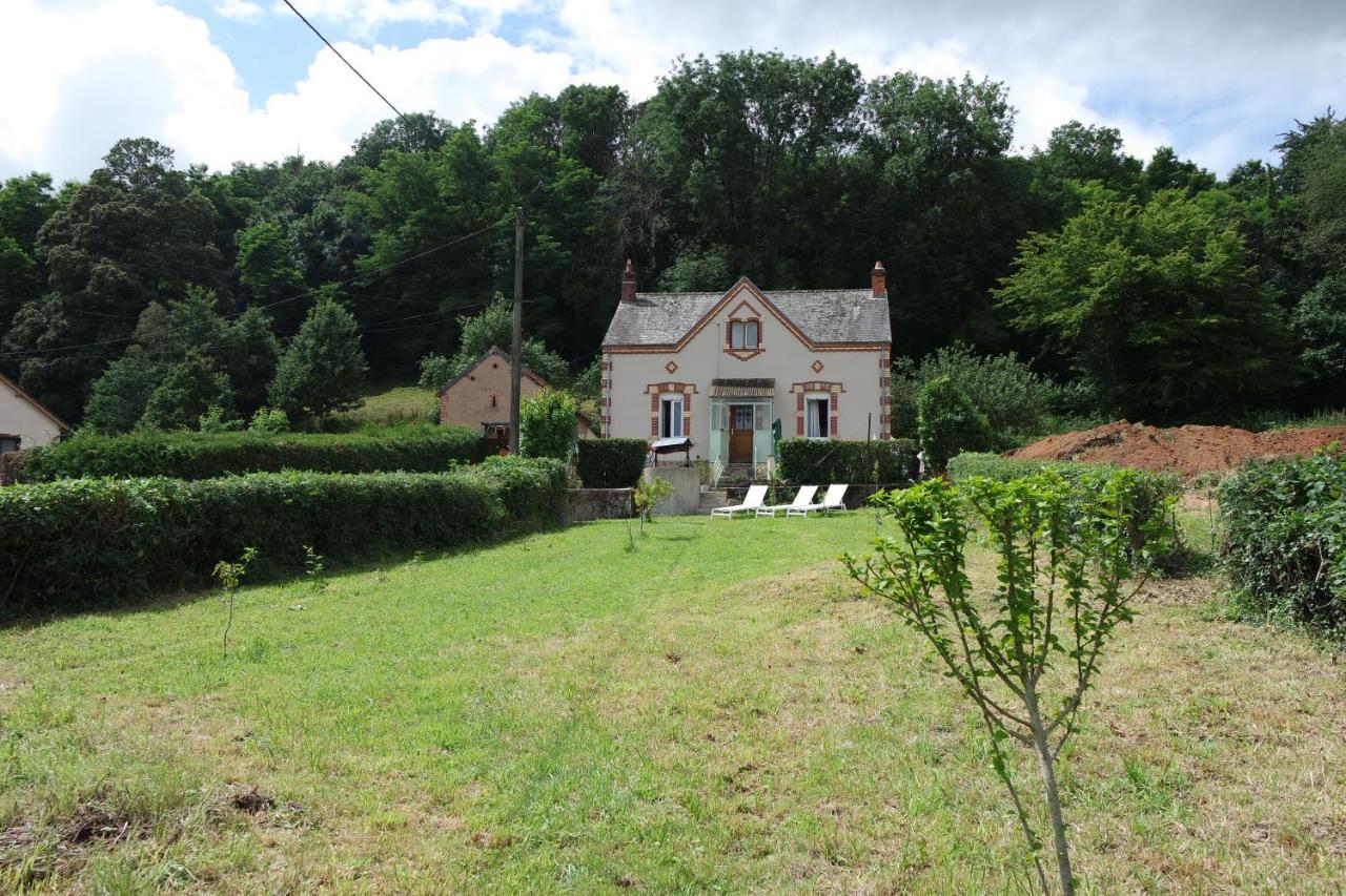 Domaine Du Pavillon Gite 15 Personnes Issy-l'Eveque Buitenkant foto