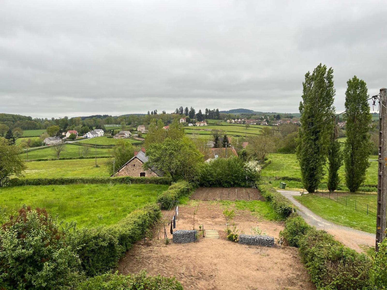 Domaine Du Pavillon Gite 15 Personnes Issy-l'Eveque Buitenkant foto